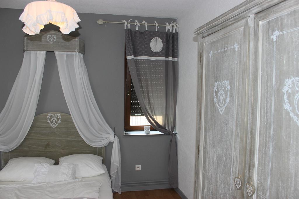 Gite Des 3 Chateaux Рибовілле Номер фото